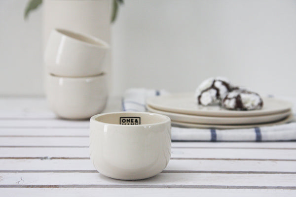 EMMA - Ceramic espresso cup in white and glossy glaze- Short