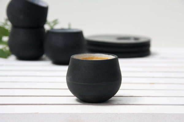 Eve - Ceramic espresso cup in black and white glossy glaze