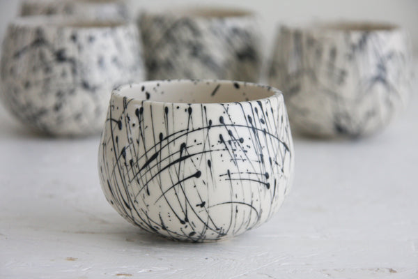 Eve -Ceramic cappuccino cup in white and black lines pattern